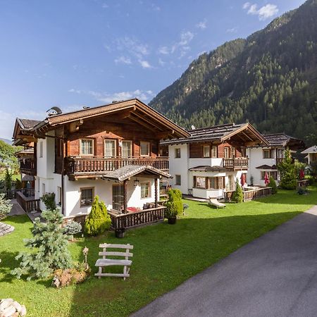 S'Doerfl Chalets Mayrhofen Ngoại thất bức ảnh